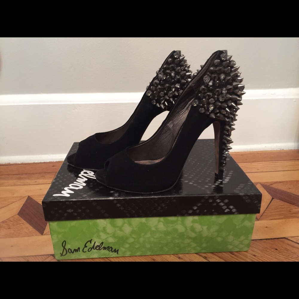 Sam Edelman Black peep-toe pumps. Studded heel.
